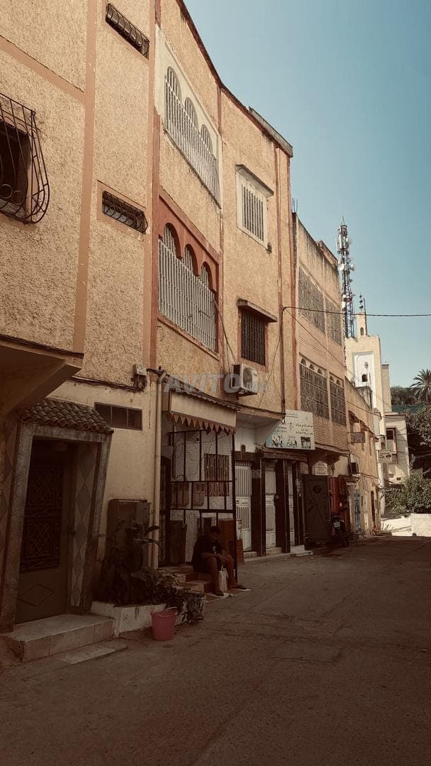 Immeuble de 4 étages à vendre, quartier Vacances, Taounate