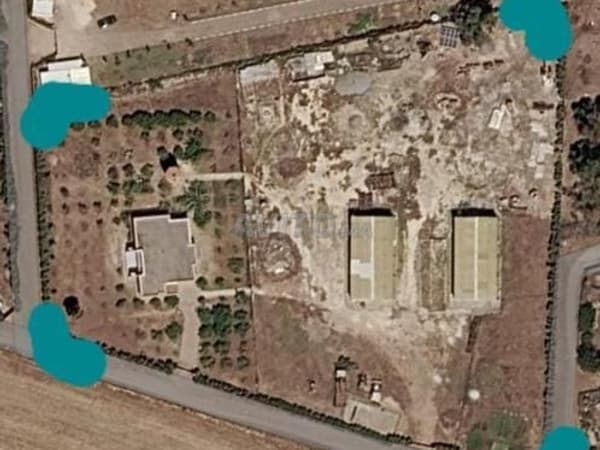 Terreno con titolo di 10101 m2