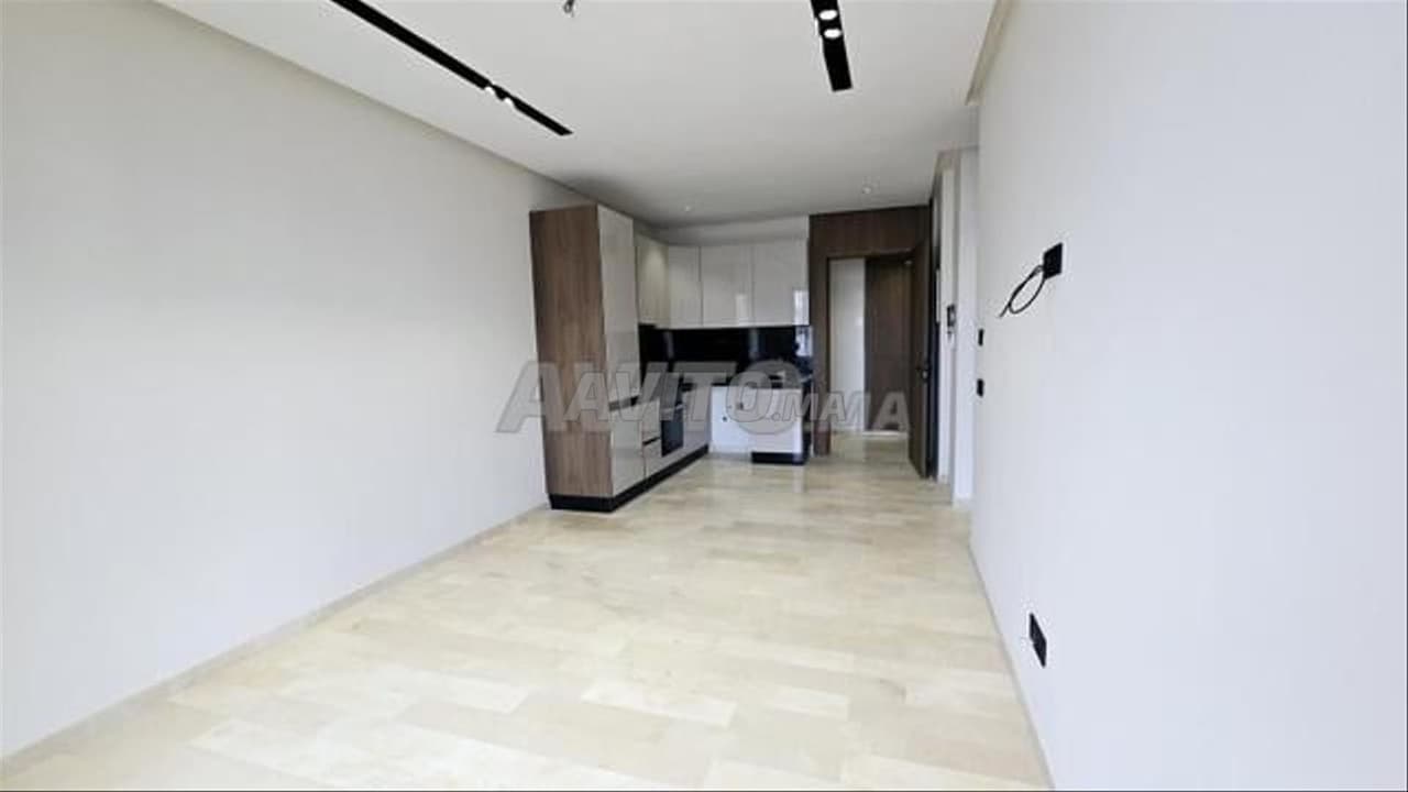 Studio neuf vide à louer à Californie