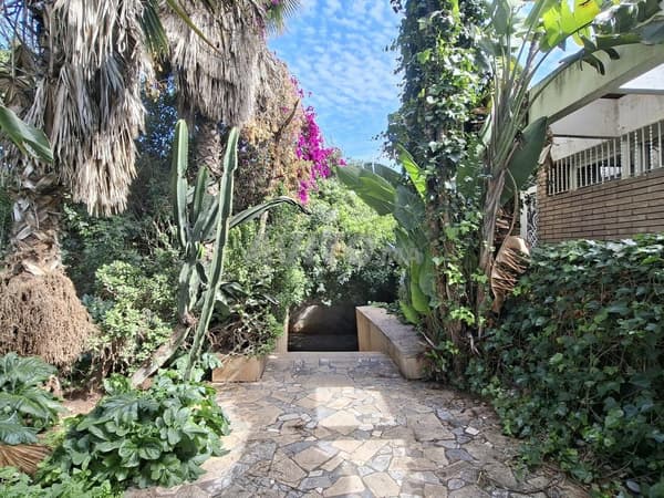 Villa 2108 m² to renovate full south quiet