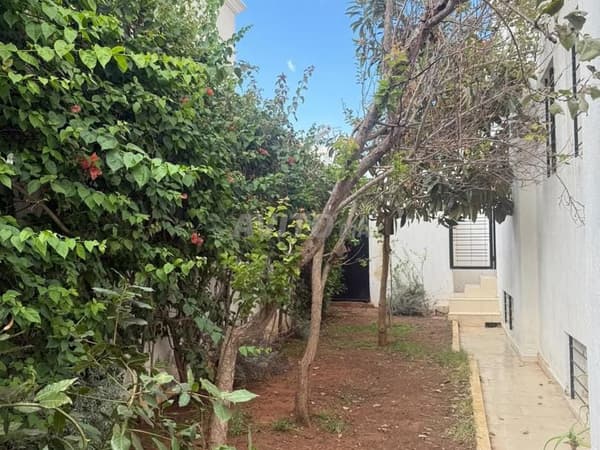 Villa vrijstaand te koop in Al Wifaq