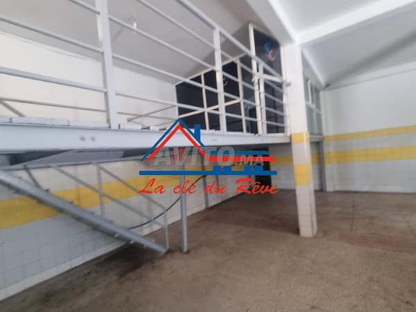 Grand Magasin de 130m2 sur Hay Menzeh Rabat