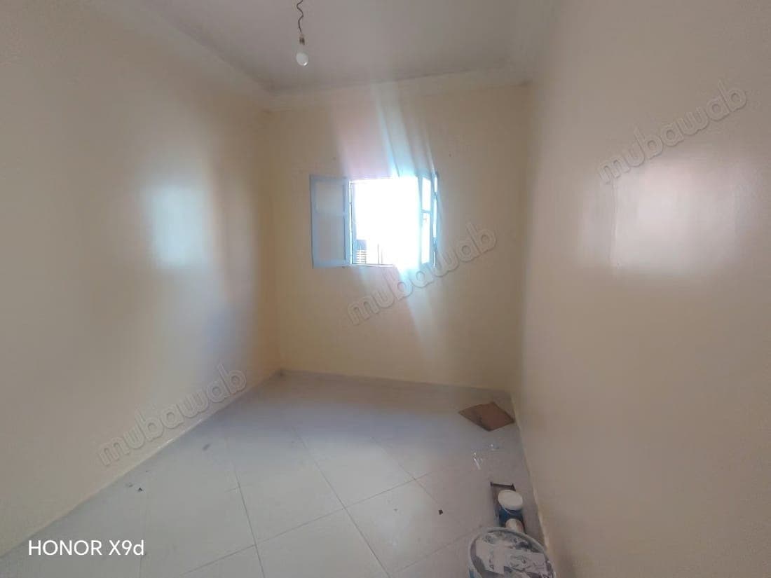 Studio 1 etg 1300 dh hay al mansour