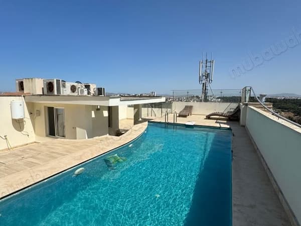Villa à vendre à Jbel Kbir avec piscine complexe fermé