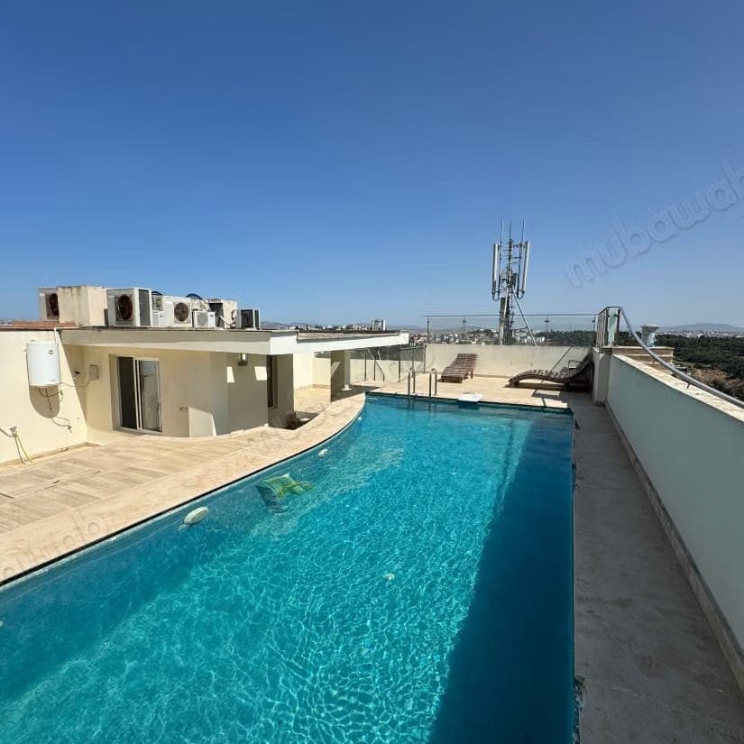 Villa à vendre à Jbel Kbir avec piscine complexe fermé