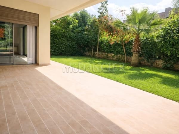 Villa moderne à louer vide sur Ain Diab – 4 chambres, piscine, résidence sécurisée,