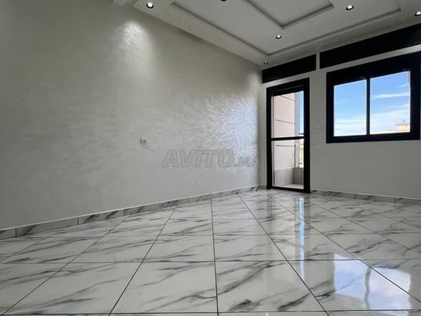 New office for rent / Main Avenue Aouama