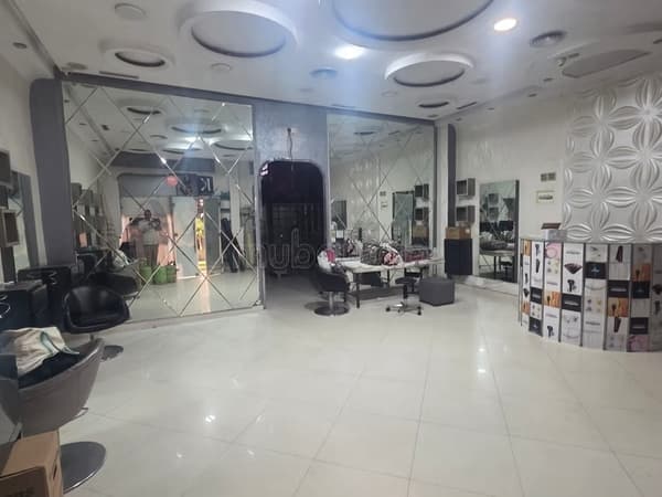 Boutique commerciale à louer à Hamriya Meknès, d'environ 80 mètres carrés près du hammam…