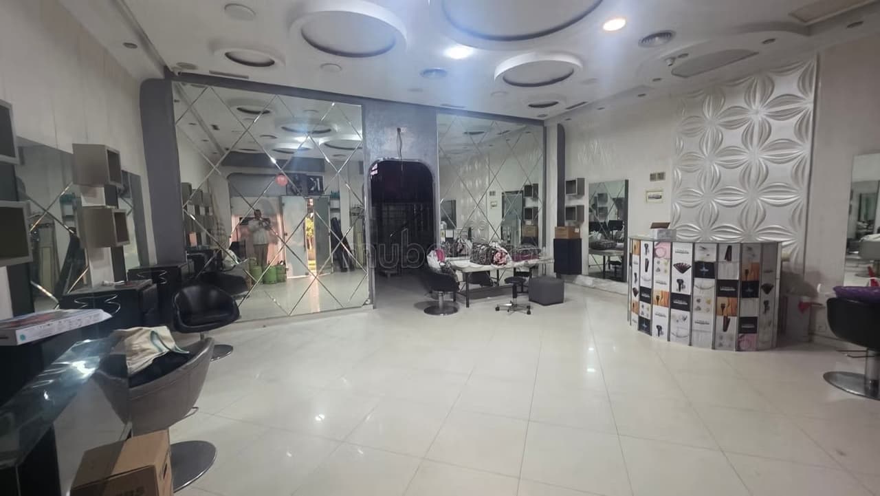 Boutique commerciale à louer à Hamriya Meknès, d'environ 80 mètres carrés près du hammam…