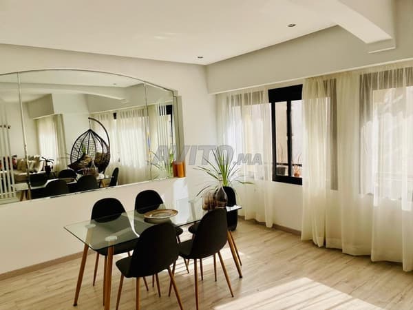 Empty 3-bedroom apartment for rent in Racine 160 m²