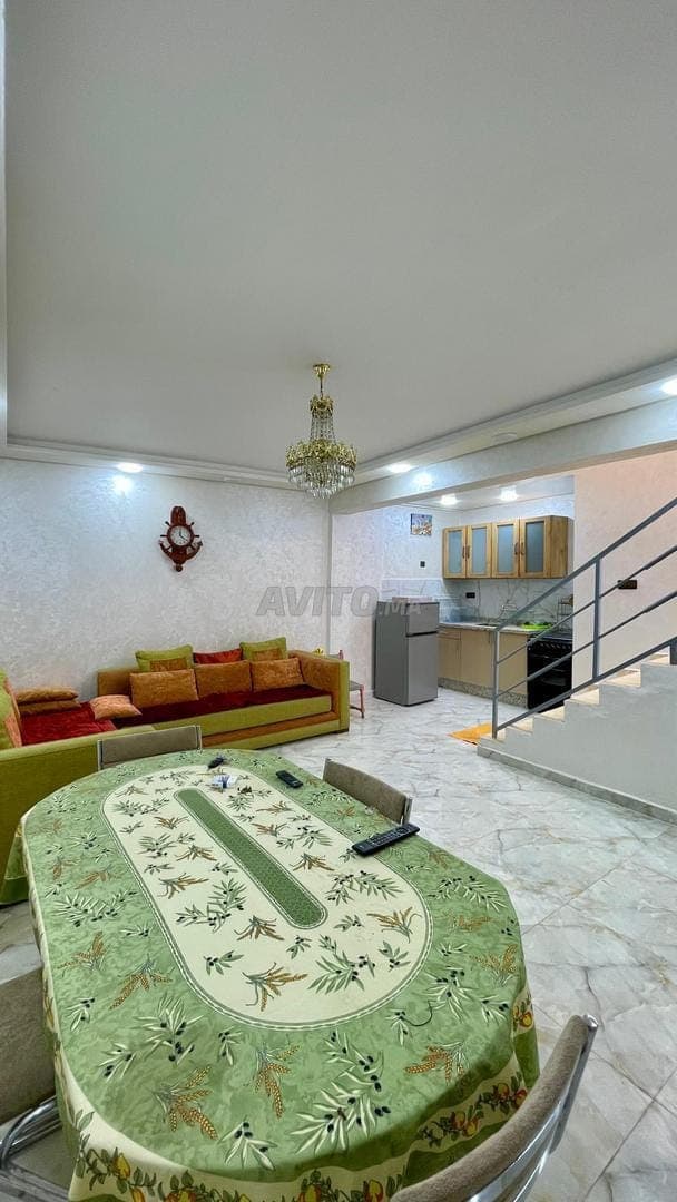 Studio à louer 54 m² en cave de villa