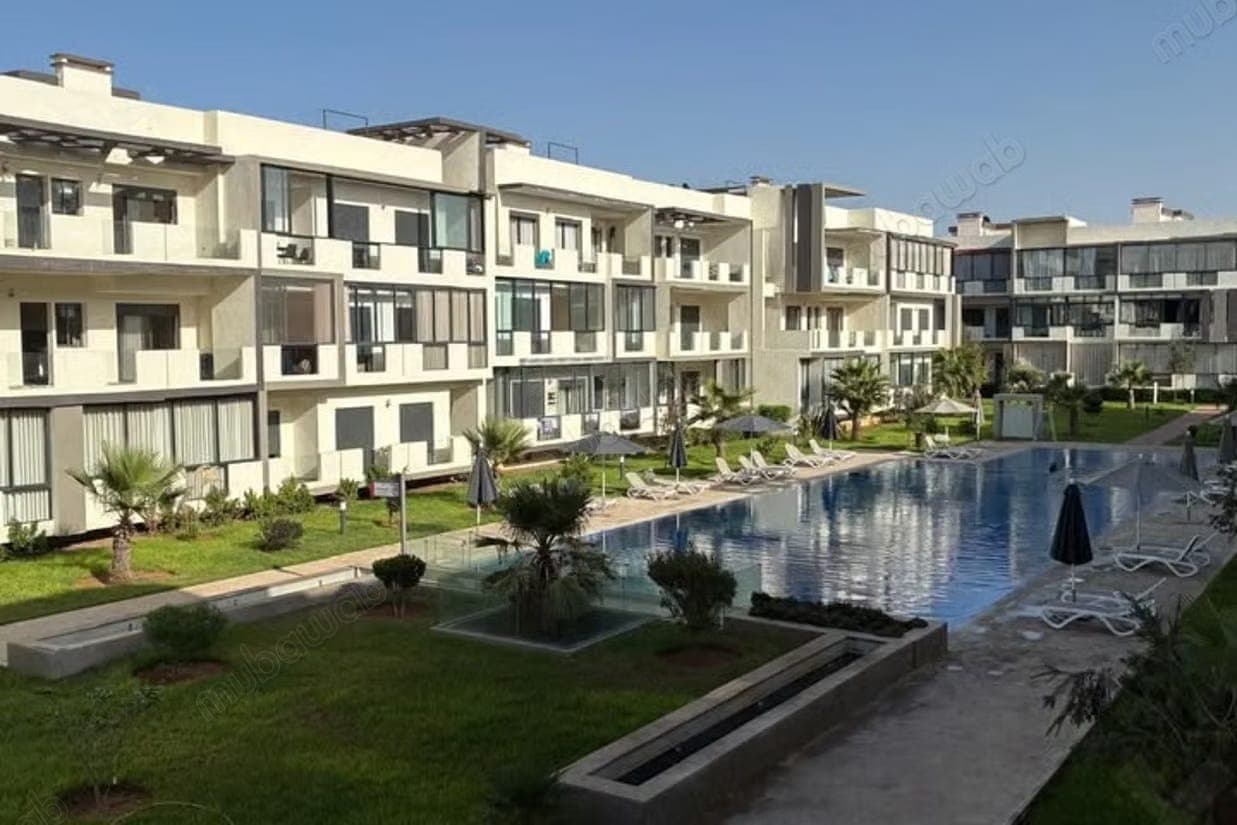 Appartement à louer à Dar Bouazza. Surface de 140 m². Meublé