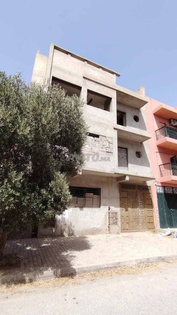 عمارة هيكل عظمي R+2 بمساحة 94 م² في بنسليمان