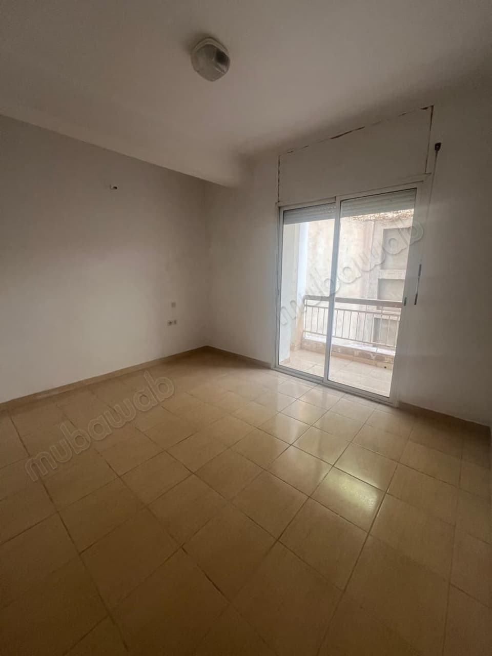 3 bedroom apartment for rent unfurnished on avenue des FAR