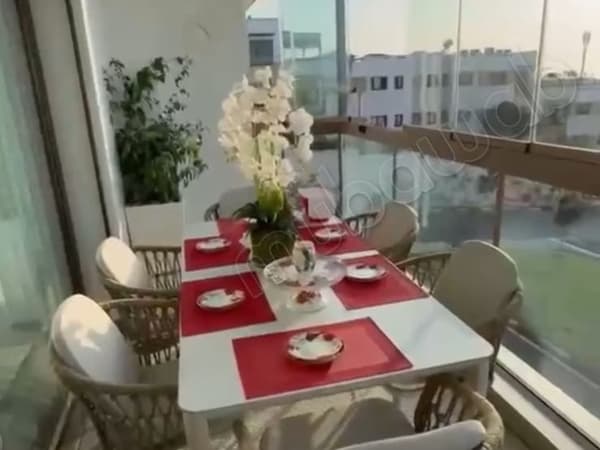 Mooi appartement te koop in Darbouazza. 3 comfortabele slaapkamers. Goed gemeubileerd
