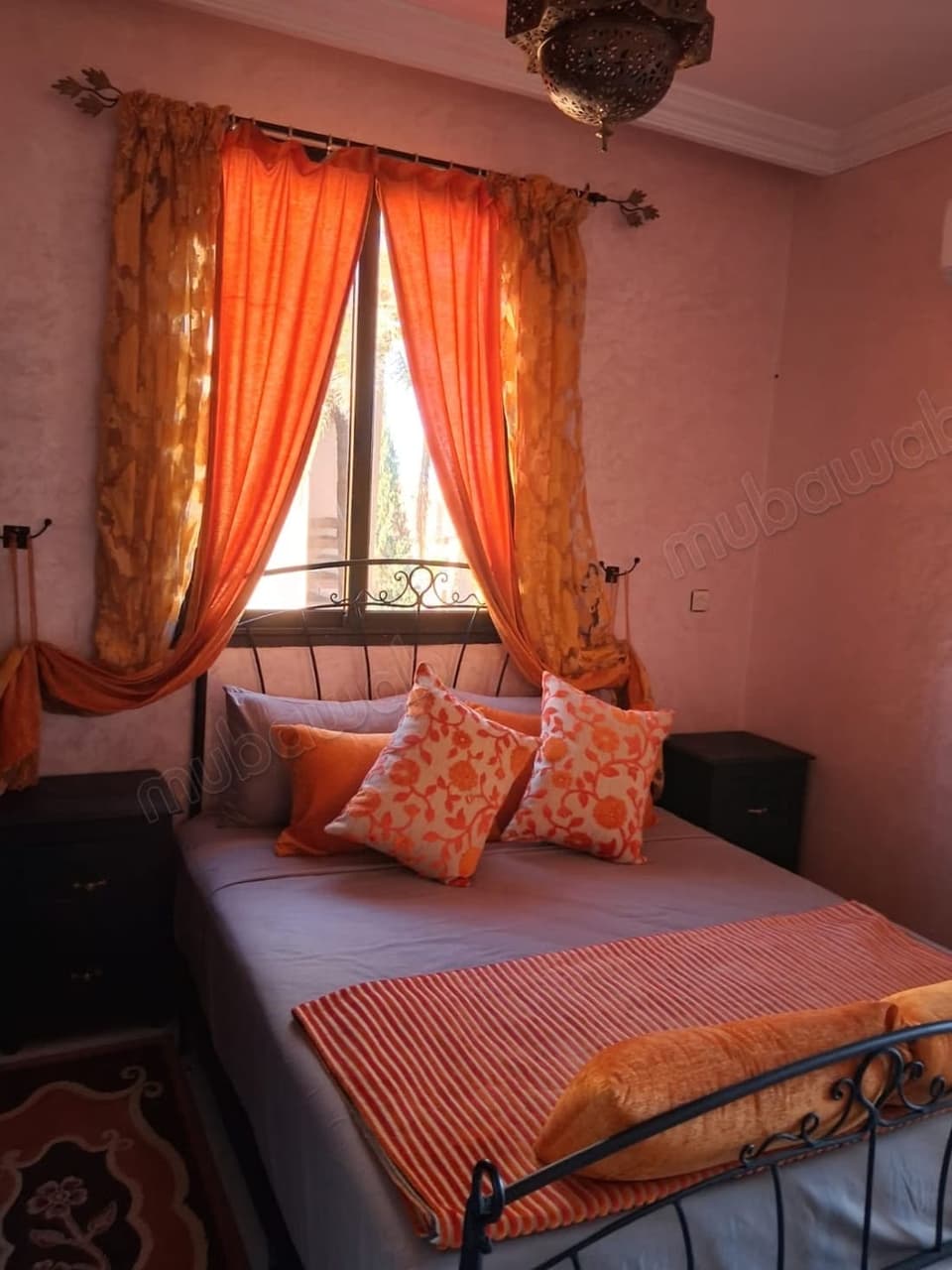 Zeer mooi appartement te huur aan Route de Fez. 2 mooie slaapkamers. Gemeubileerd