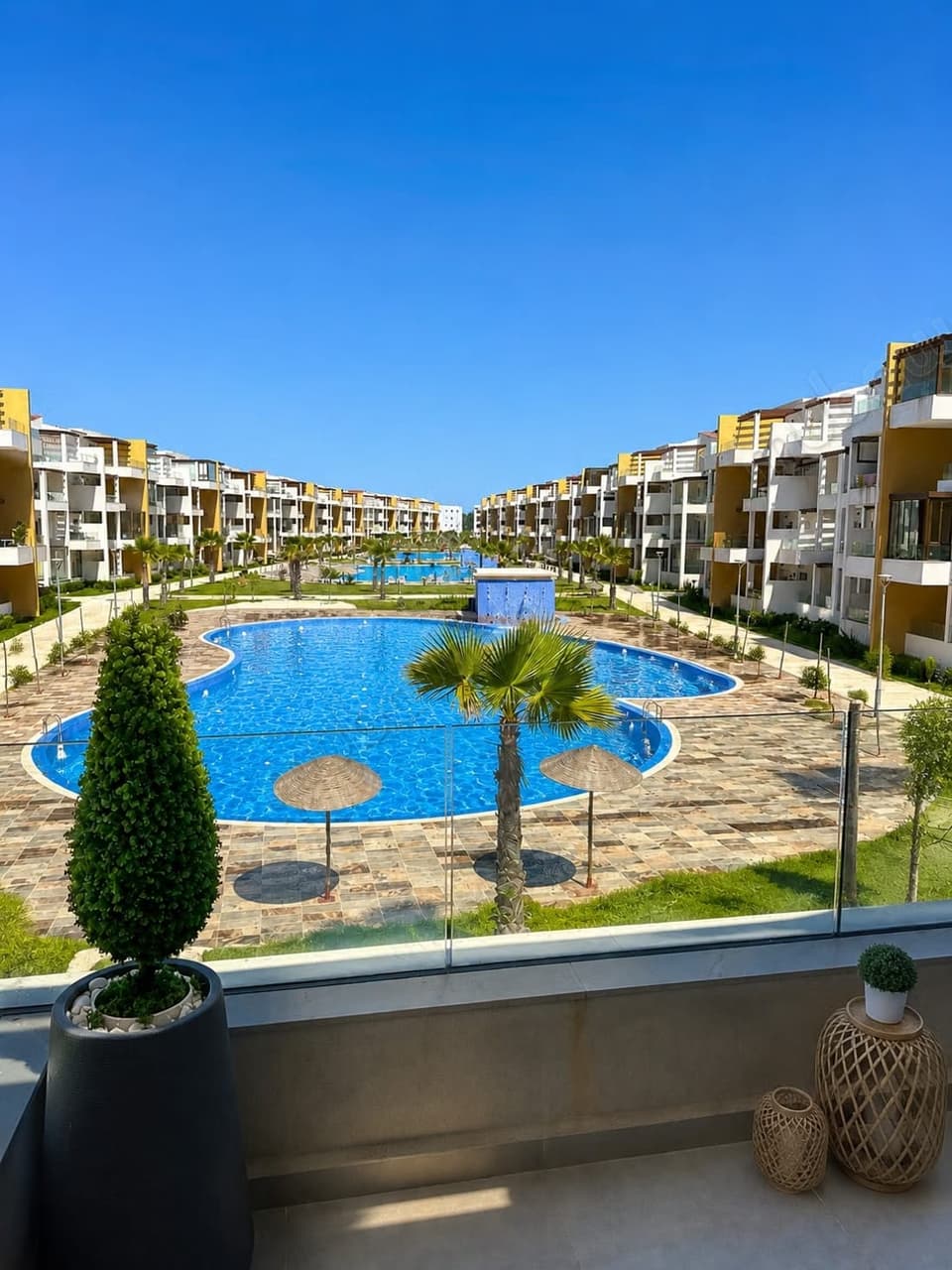 Appartamento in vendita a Cabo Negro. 1 Pièce. Piscina e servizio di Portineria
