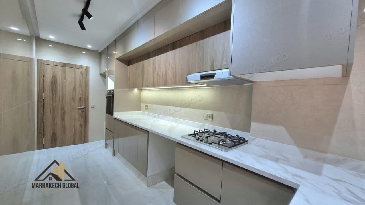 Long-term rental 2-bedroom apartment unfurnished Fully renovated Hivernage…