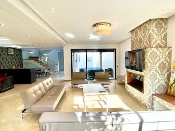 Villa 365 m² à vendre à Casablanca Nassim