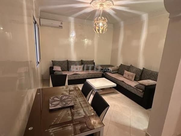 شقة للبيع مطلة على الشارع