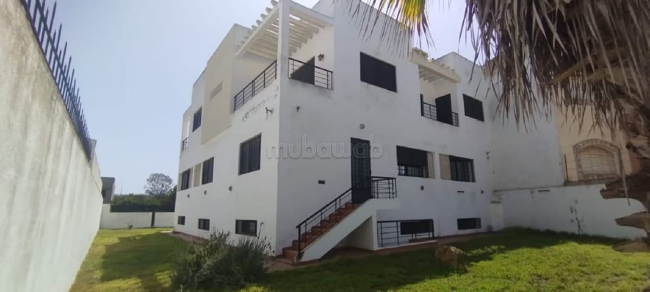 Large villa with a pretty garden in Kasbah Mehdia