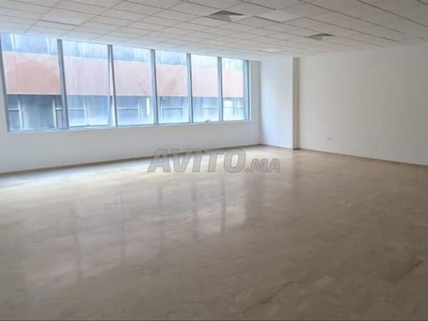 Plateau neuf avec ascenseur garage