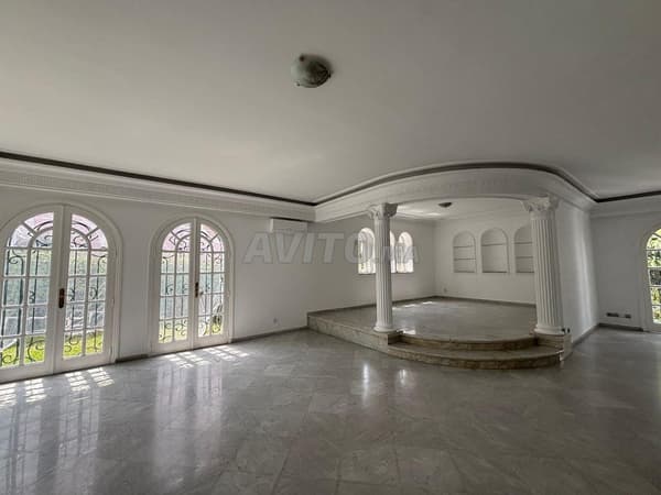 Villa con architettura originale a Hay Riad