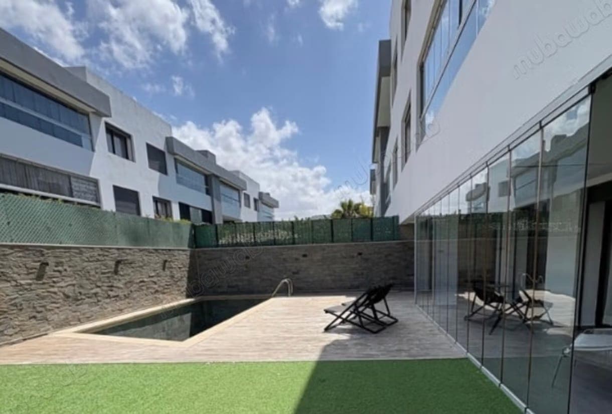 À louer ou à Vente studio meublé à racine