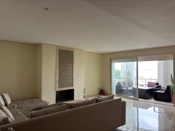 Appartement te koop in Prestigia Bouskoura. 4 mooie slaapkamers. Terras en lift