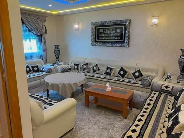 منزل للبيع في اهلا، مع إصلاحات ممتازة