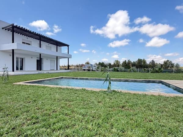 Hoeve met villa en privézwembad te huur