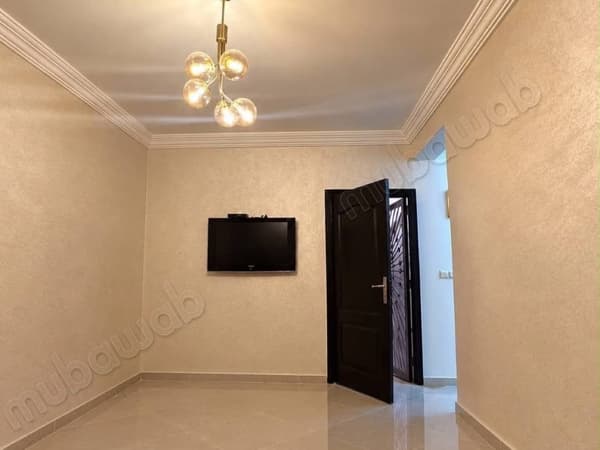 Appartement en vente à Hay Houda. 3 grandes pièces. Prestation de conciergerie
