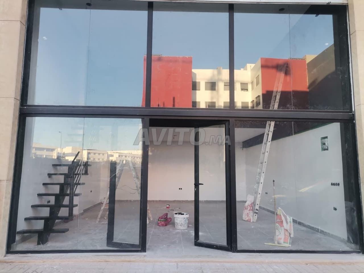 Local à vendre à Almaz – Local de 67 m²