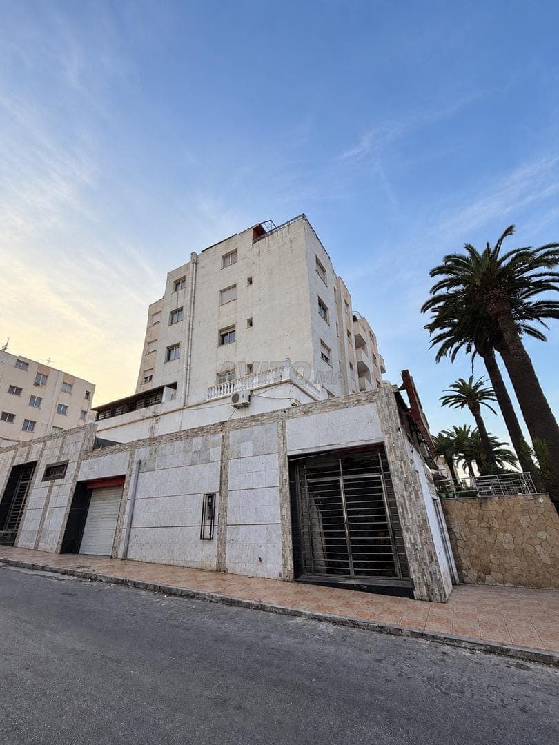 Local commercial de 1000m² / route de tetouan