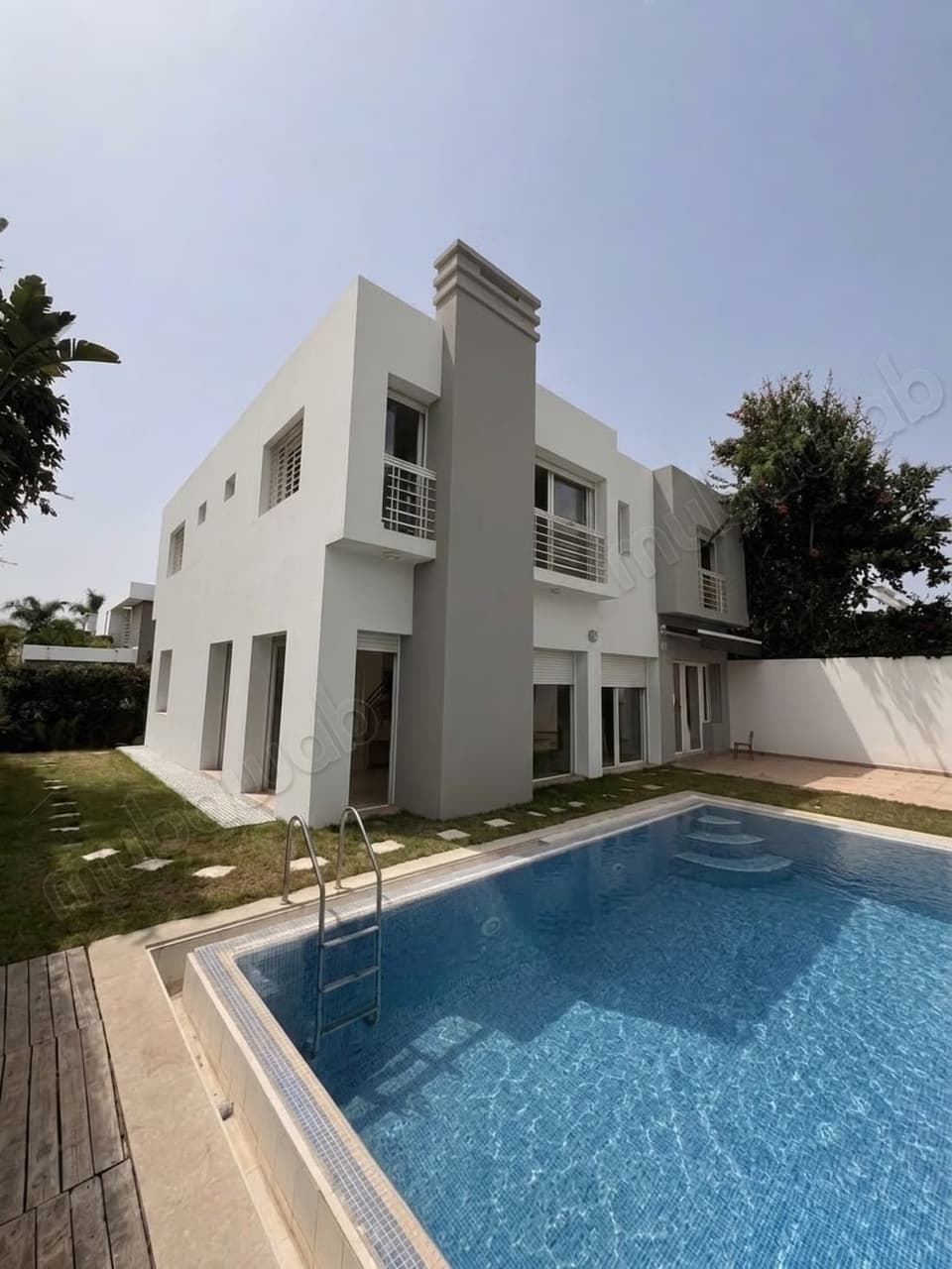 Luxury villa for rent in Ain Diab Extension. 5 bedrooms. Double glazing and heating…