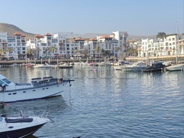 Nous proposons un appartement de luxe à vendre à Marina