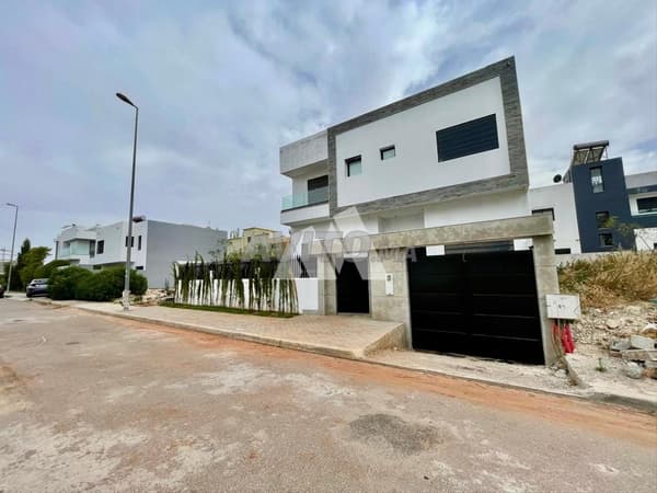 Villa 360m² 6 bedrooms for sale in Bouskoura MZ-851290