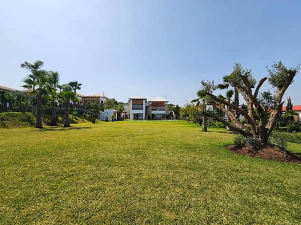 VENTE VILLA DE PRESTIGE ISOLÉE EN FRONT DE GOLF – CGI 3 CH