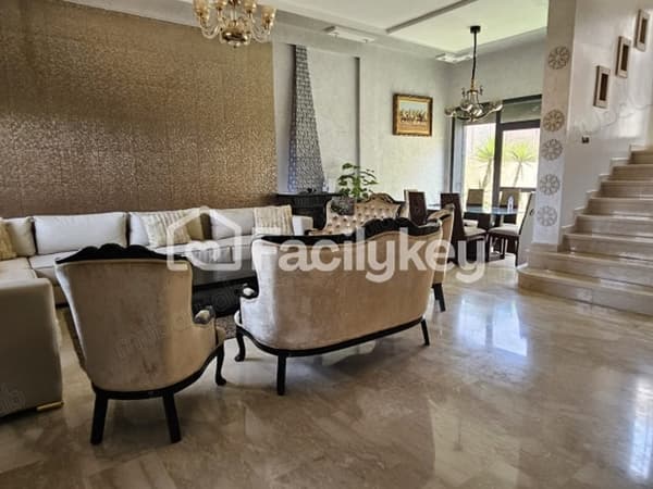Villa de 349 m² à Dar Bouazza