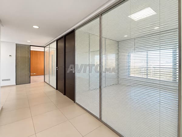 EXCLUSIVE 350M OFFICE SPACE RACINE