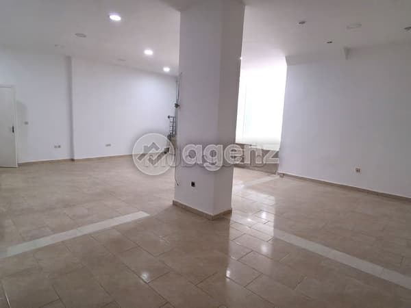 Commerce à vendre 130 m² Les Hôpitaux Casablanca