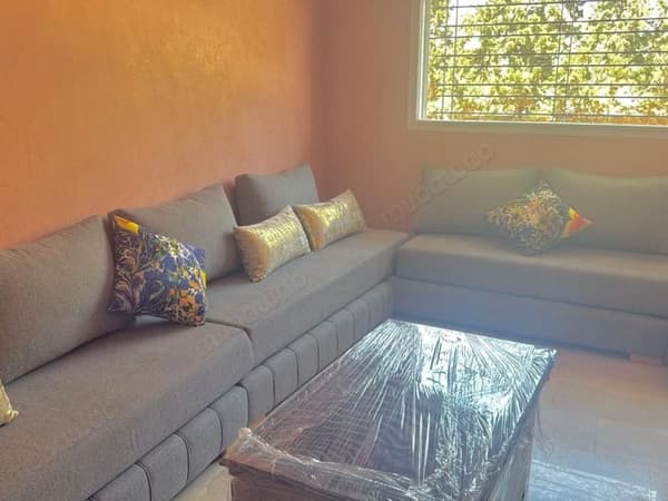 Location d'un appartement à Harhoura. Surface de 70 m². Meublé