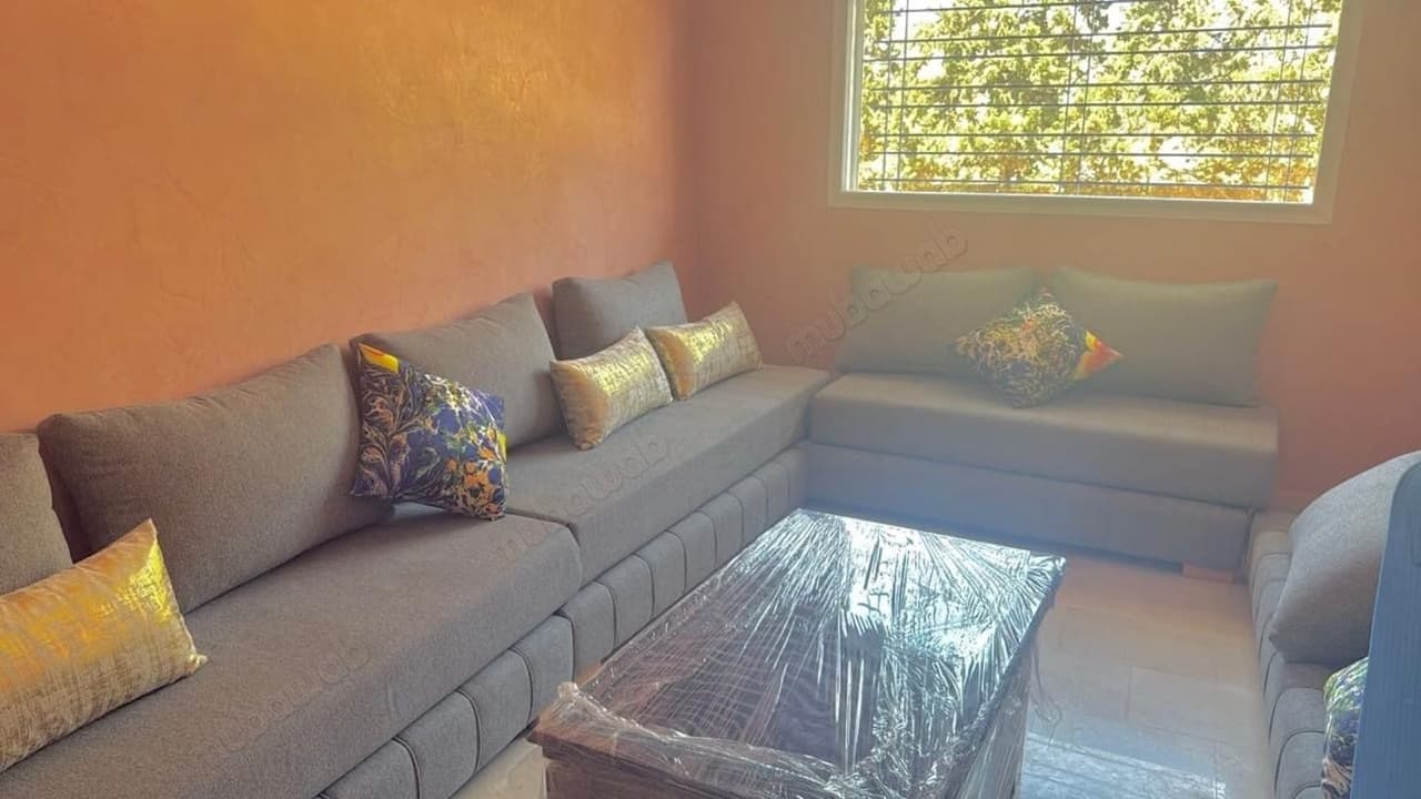 Location d'un appartement à Harhoura. Surface de 70 m². Meublé