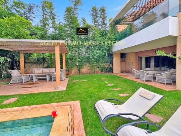 Villa de 745m², en résidence Golfique, avec VNA