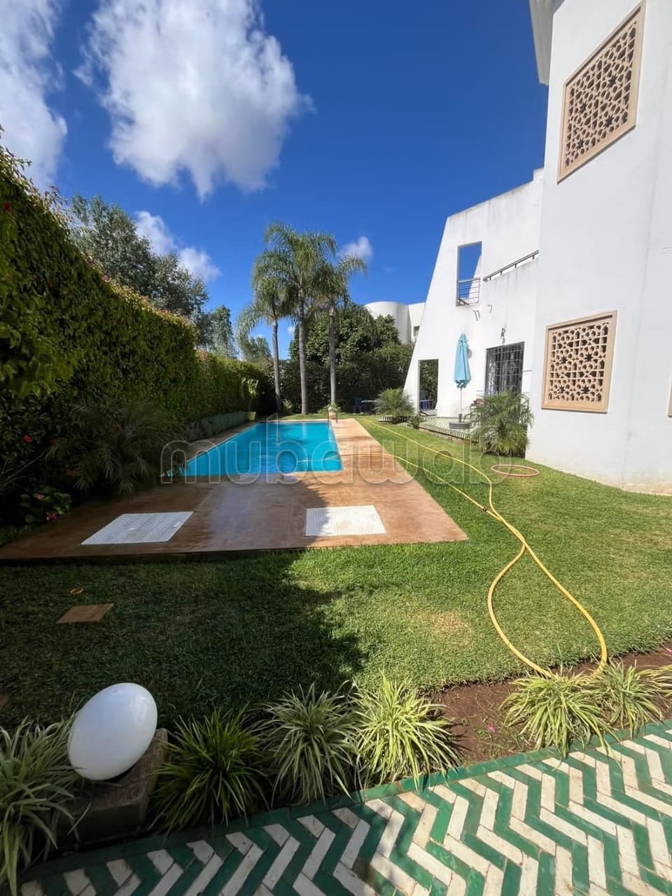 Location villa de luxe à Riyad. Surface totale 800 m². Fenêtres double vitrage et…
