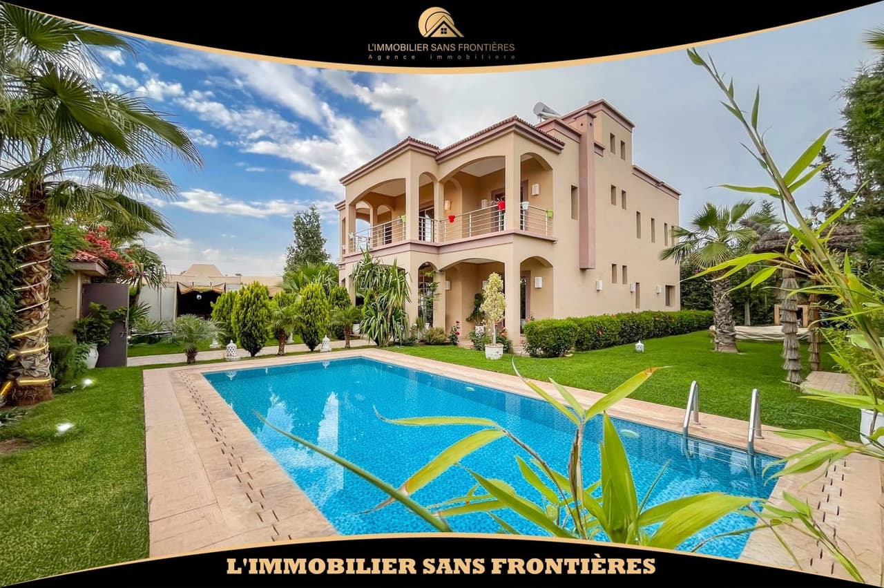Villa meublée à Route d’Amizmiz km 17, Piscine privée + Hammam beldi, Marrakech : à vendre