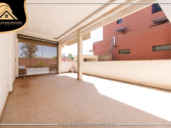 270m² shop for sale in Targa