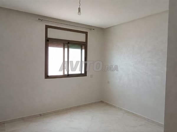 Bureau / Appartement à Al Wifaq. Contact Whatsapp