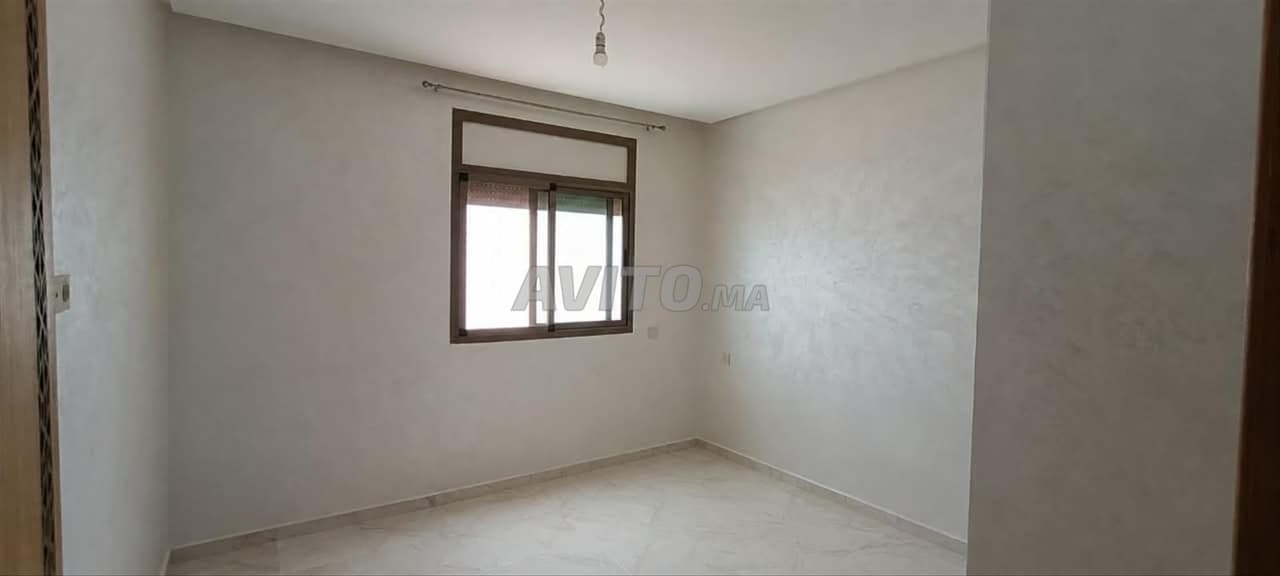 Bureau / Appartement à Al Wifaq. Contact Whatsapp