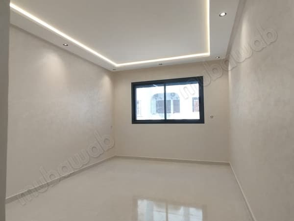 Bel appartement à vendre à Martil. Superficie 60 m². Antenne satellite et sécurité.